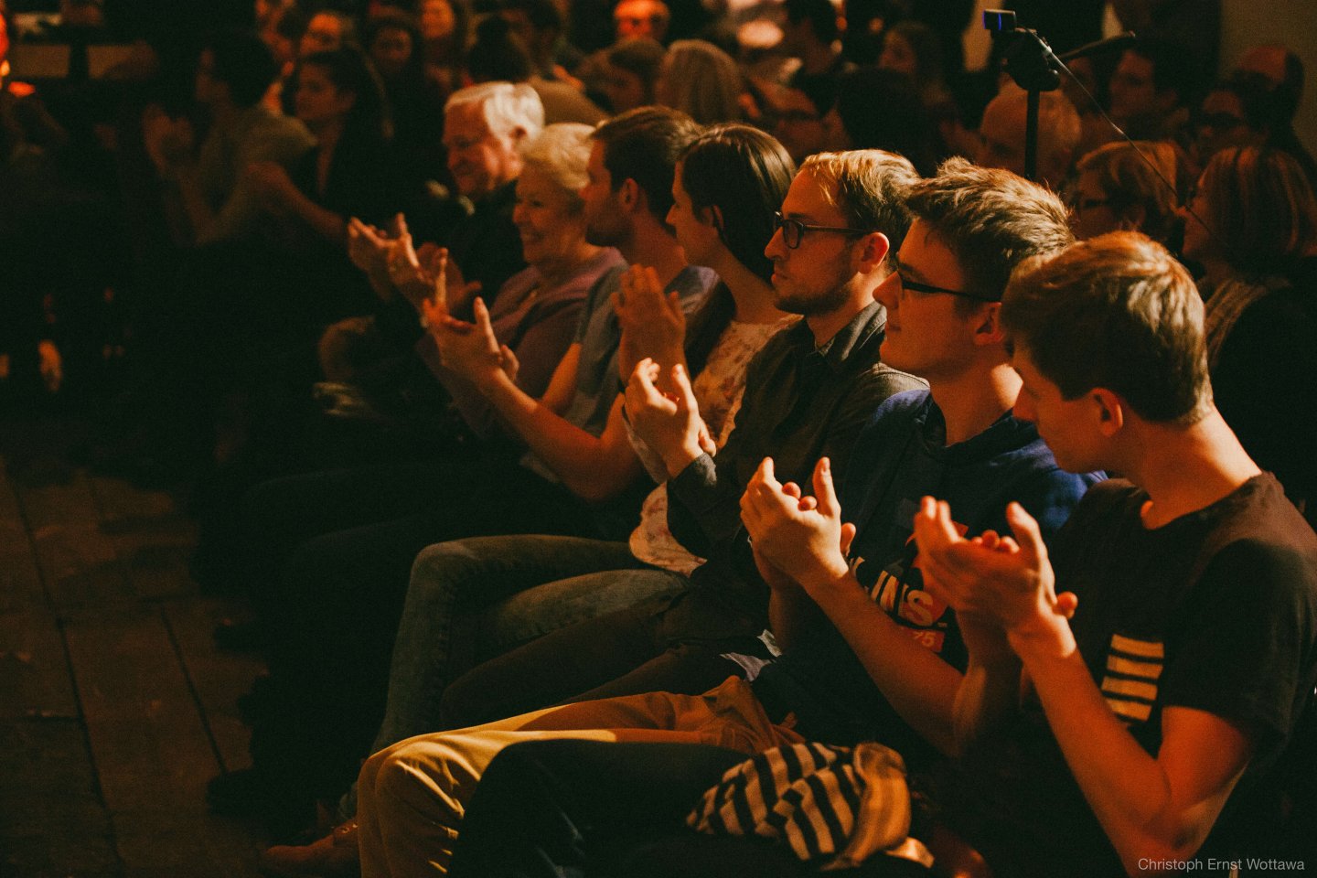 studenten publikum erhard busek doraja eberle fritz orter talk wuk figlhaus wien akademie für dialog und evangelisation