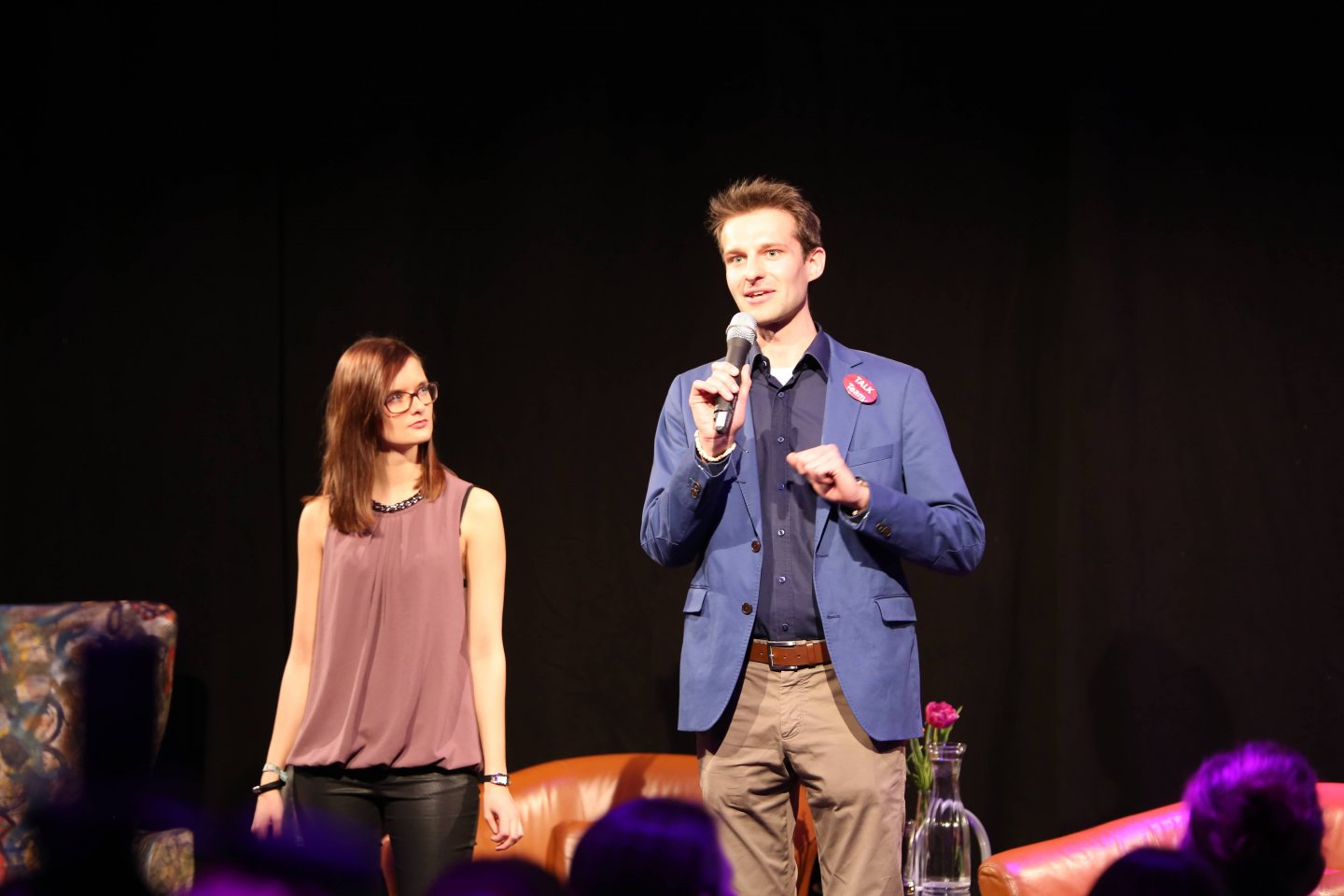 Studenten Moderation Gery Keszler Kardinal Christoph Schönborn TALK Zwischen zwei Welten - eine Begegnung als Tabubruch WUK Figlhaus Wien Akademie für Dialog und Evangelisation