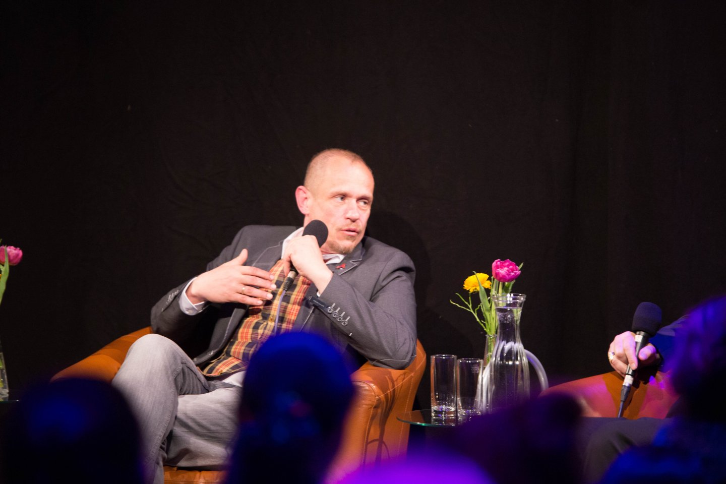 Gery Keszler Kardinal Christoph Schönborn TALK Zwischen zwei Welten - eine Begegnung als Tabubruch WUK Figlhaus Wien Akademie für Dialog und Evangelisation