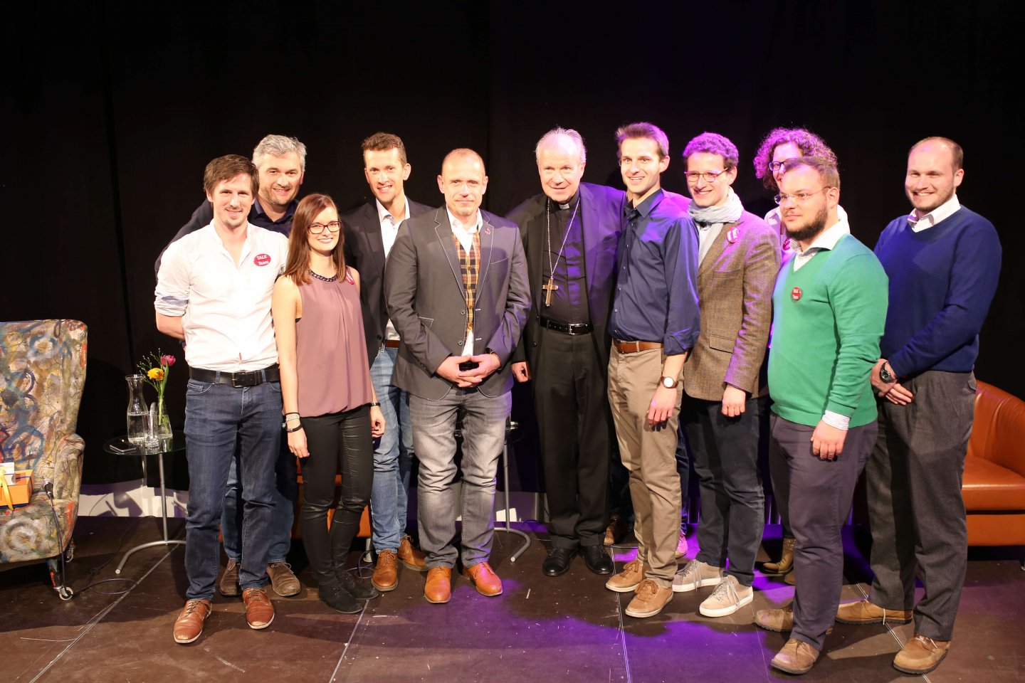 Podium Studenten Gery Keszler Kardinal Christoph Schönborn TALK Zwischen zwei Welten - eine Begegnung als Tabubruch WUK Figlhaus Wien Akademie für Dialog und Evangelisation