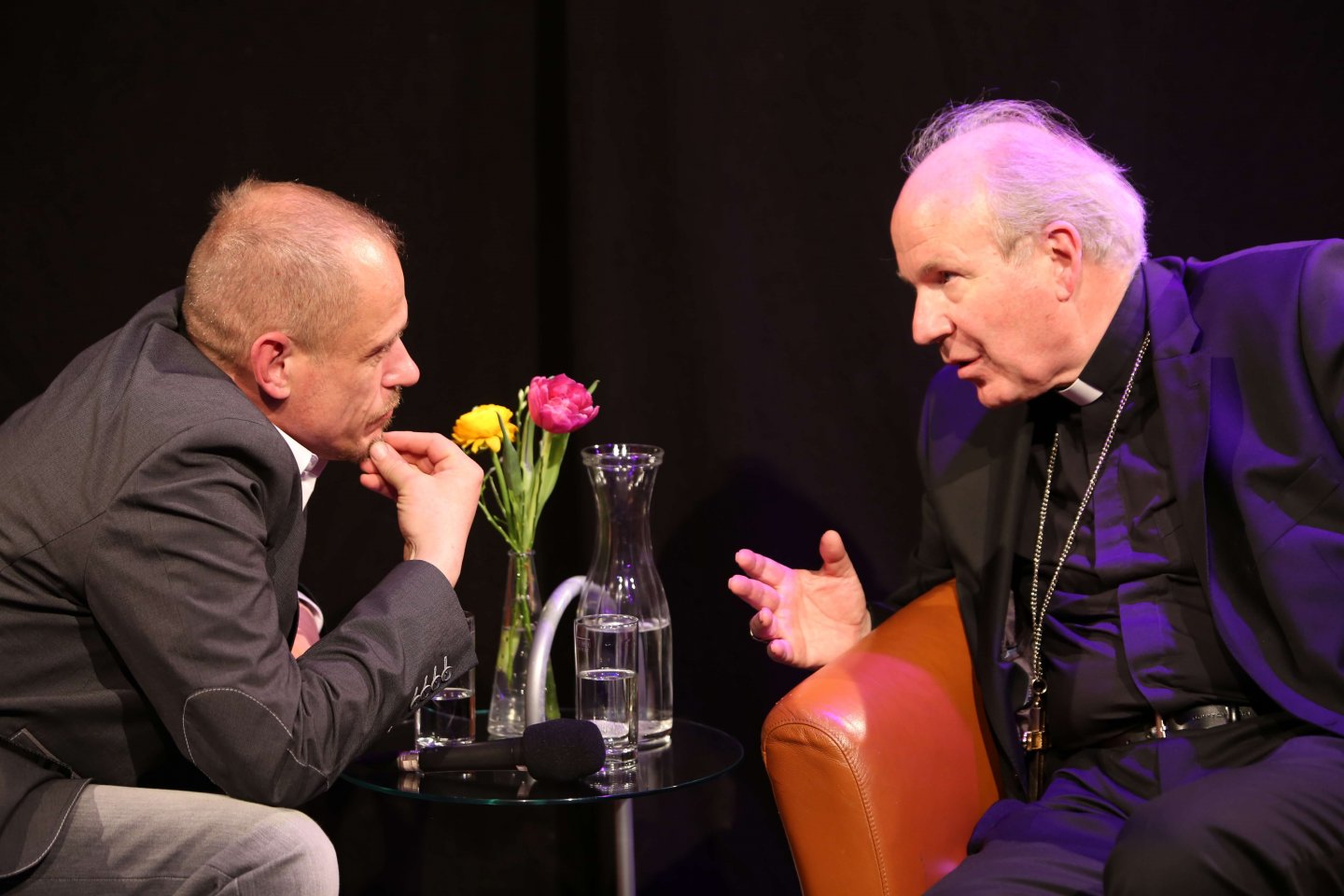 Gery Keszler Kardinal Christoph Schönborn TALK Zwischen zwei Welten - eine Begegnung als Tabubruch WUK Figlhaus Wien Akademie für Dialog und Evangelisation